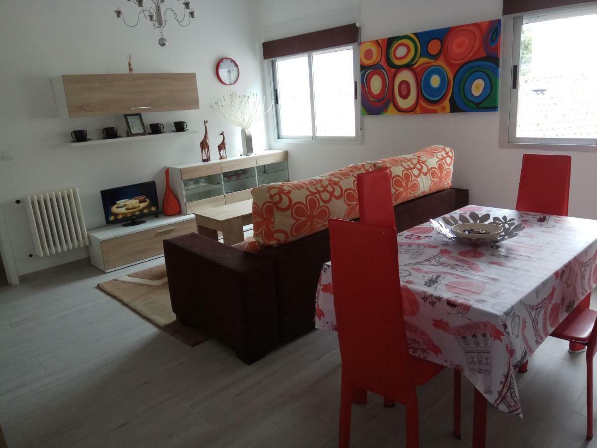 Apartamento En El Centro De Lalin Luaran gambar