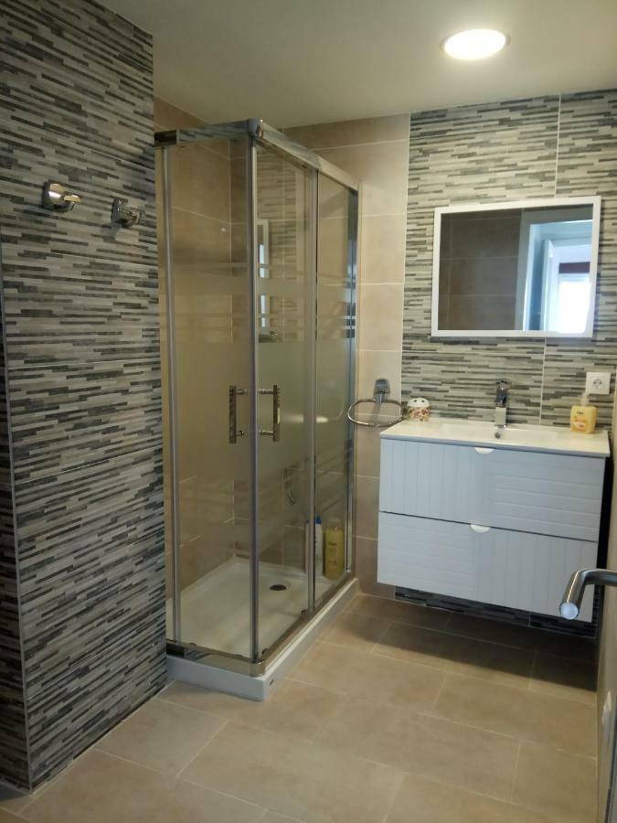 Apartamento En El Centro De Lalin Luaran gambar